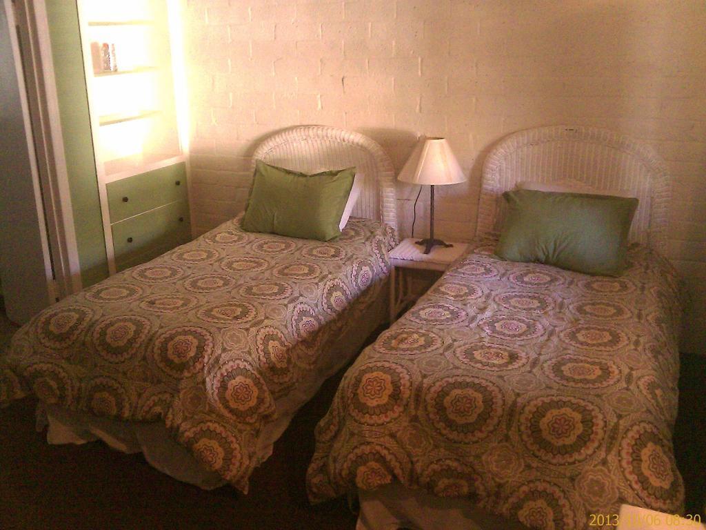 Ranch Motel Tehachapi Ruang foto