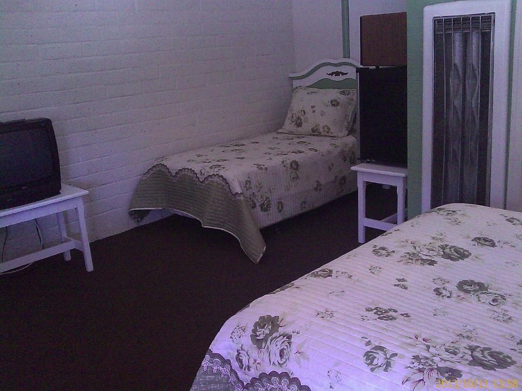 Ranch Motel Tehachapi Ruang foto